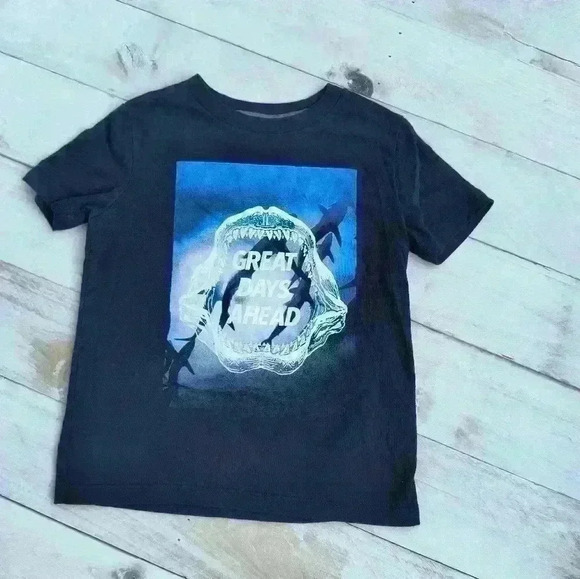 Old Navy Boys Toddler Great Days Ahead Shark Graphics SS Tshirt Size 5 Blue - Picture 1 of 4